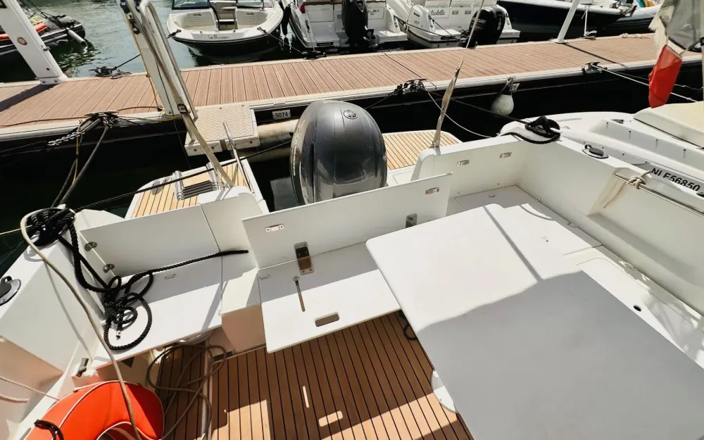 slider 7 Jeanneau Merry Fisher 795