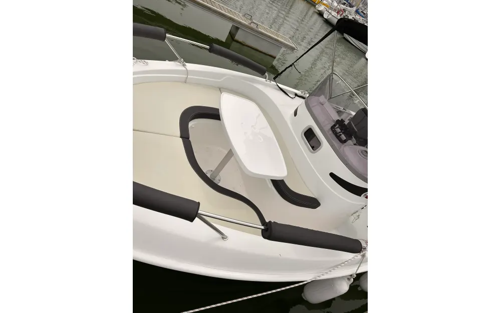 slider 4 B2 Marine Cap Ferret 652 Open