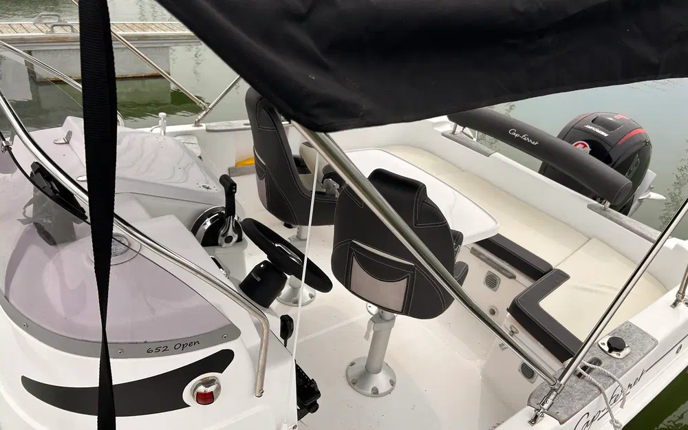 slider 5 B2 Marine Cap Ferret 652