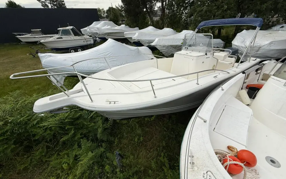 slider 5 Kelt White Shark 225
