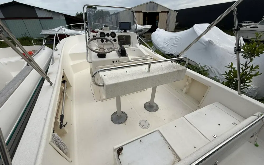 slider 7 Kelt White Shark 225