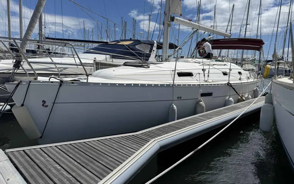 slider 0 Beneteau Oceanis 331 Clipper