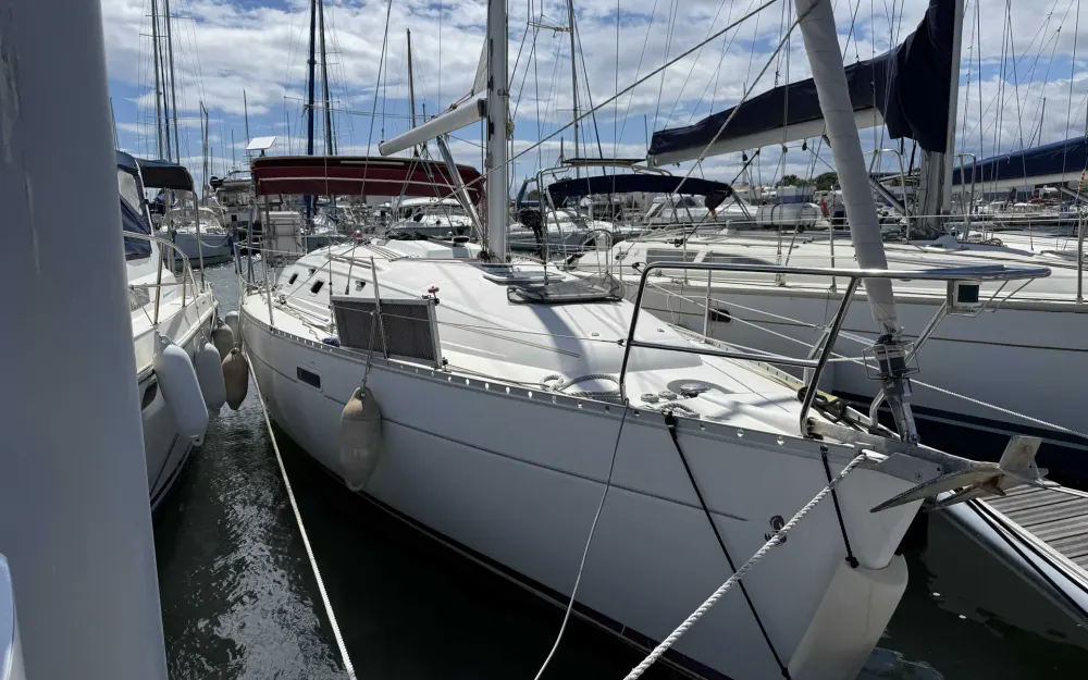 slider 2 Beneteau Oceanis 331 Clipper