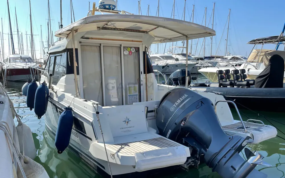 slider 1 Jeanneau Merry Fisher 795