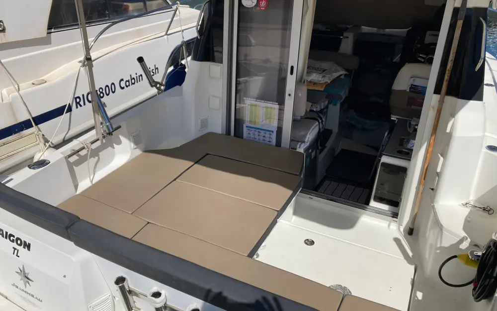slider 6 Jeanneau Merry Fisher 795