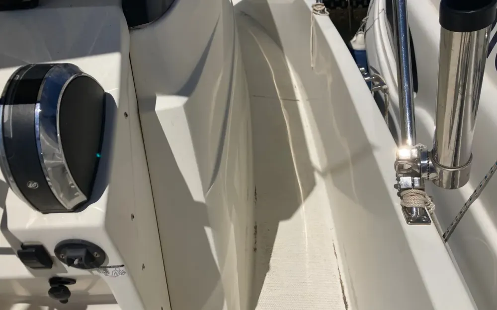 slider 11 Parker  660 Pilothouse