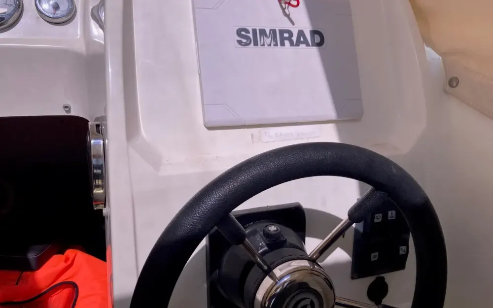 slider 14 Parker  660 Pilothouse