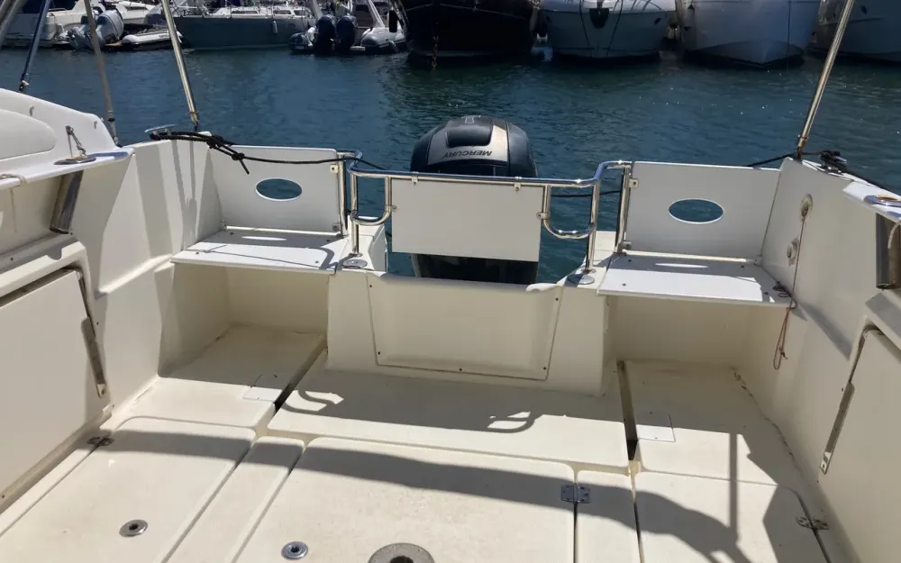 slider 20 Parker  660 Pilothouse