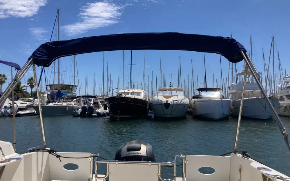 slider 21 Parker  660 Pilothouse