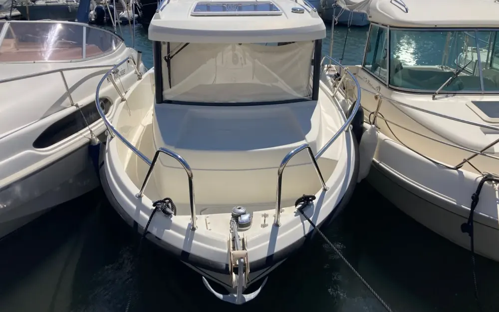 slider 1 Parker  660 Pilothouse