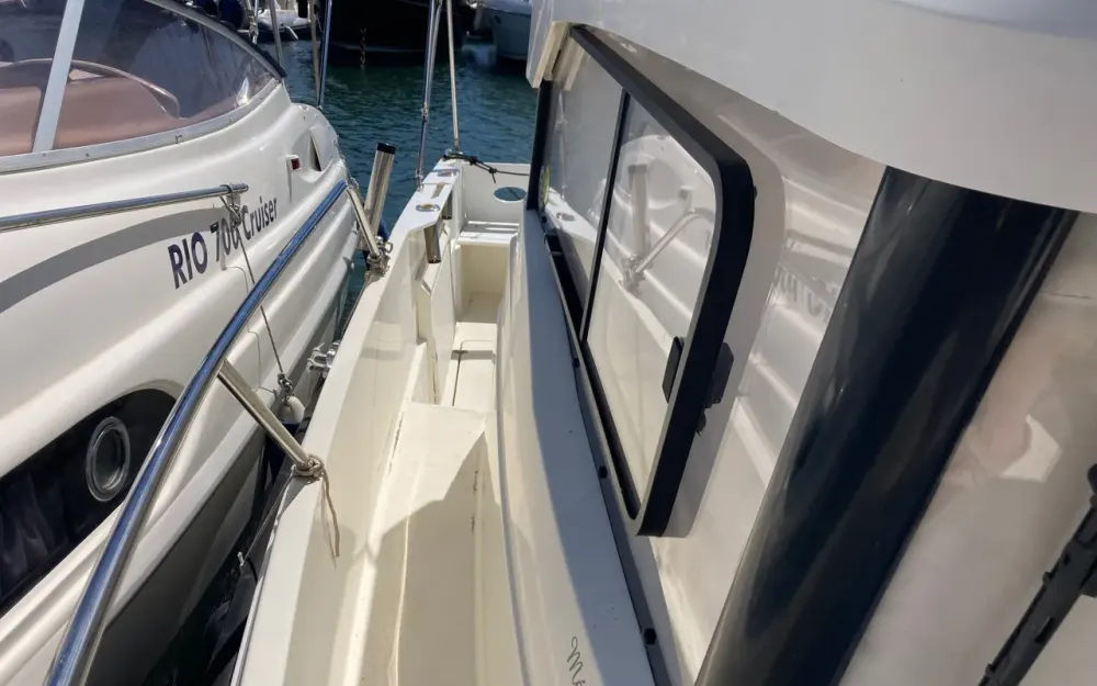slider 4 Parker  660 Pilothouse