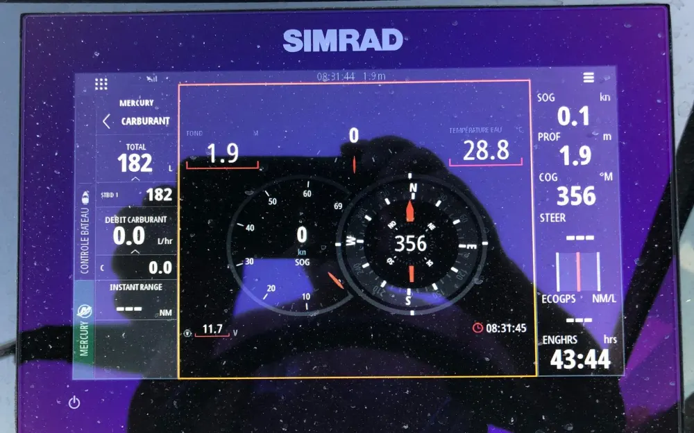 slider 16 Sea Ray  230 SPX