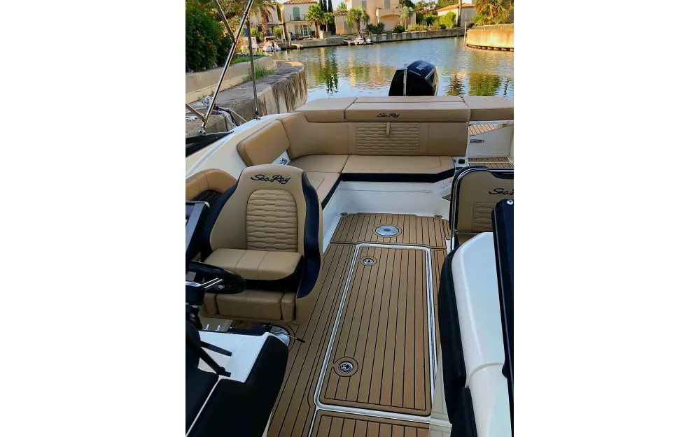 slider 5 Sea Ray  230 SPX