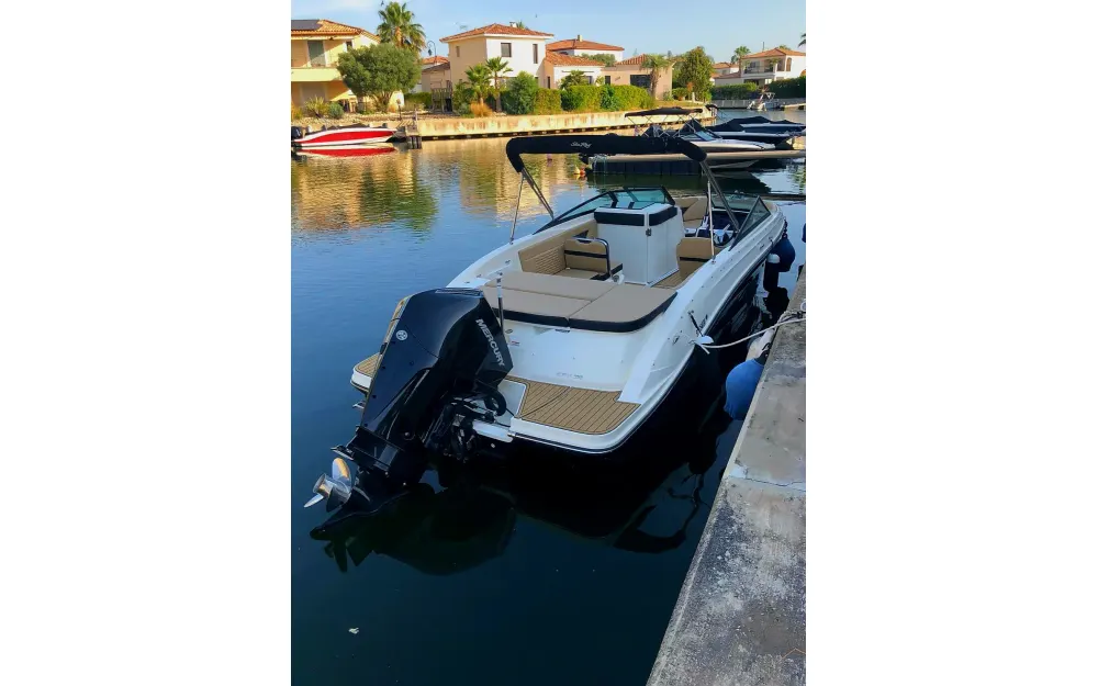 slider 3 Sea Ray  230 SPX