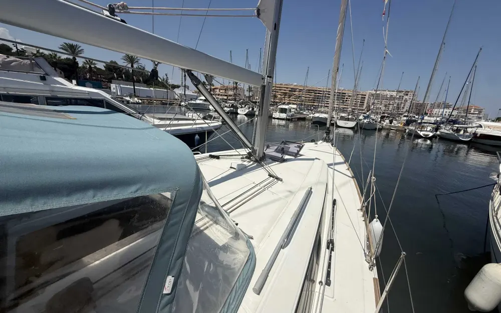 slider 4 Beneteau Oceanis 38.1