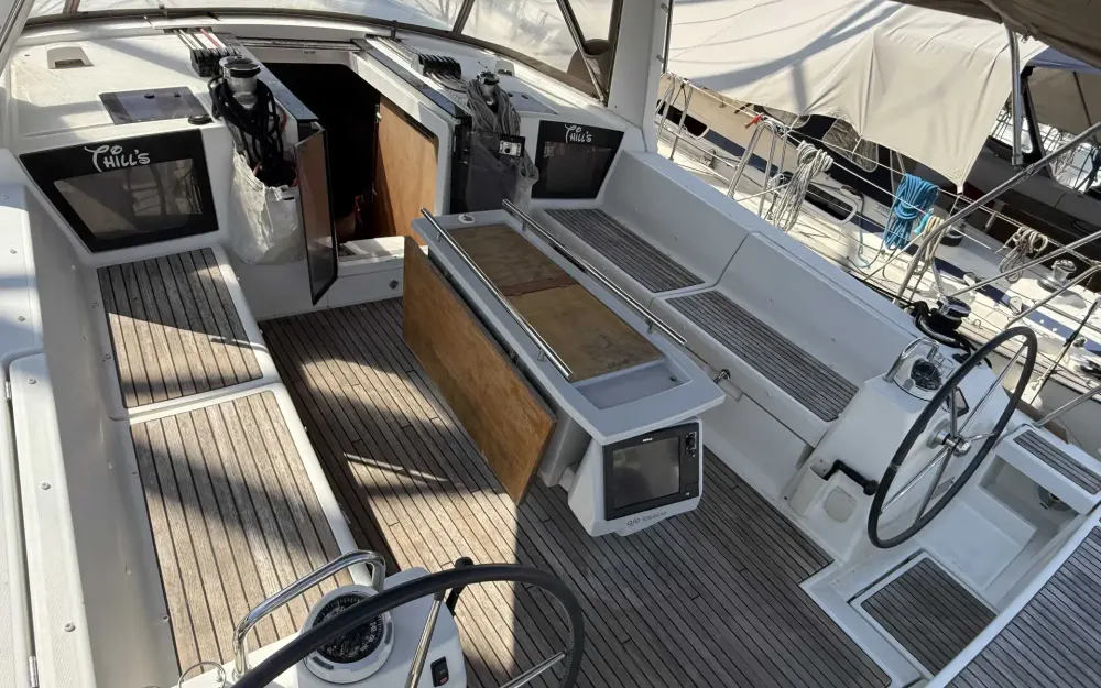 slider 9 Beneteau Oceanis 45
