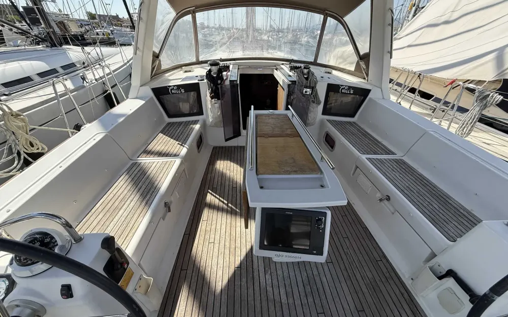 slider 10 Beneteau Oceanis 45