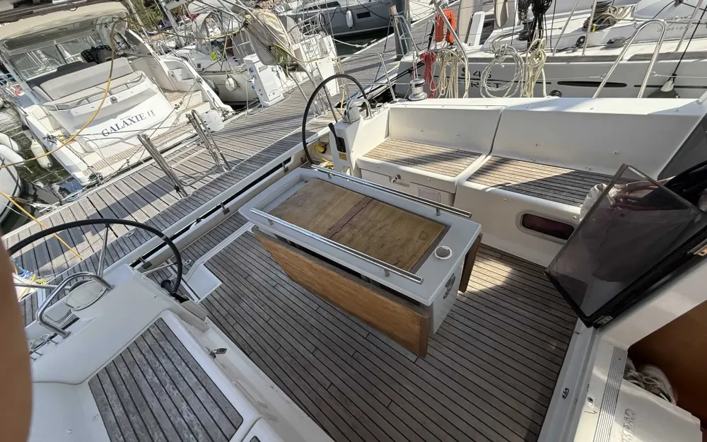slider 11 Beneteau Oceanis 45
