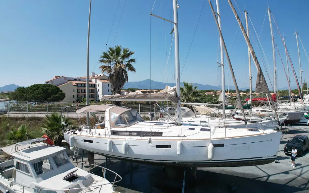 slider 3 Beneteau Oceanis 45