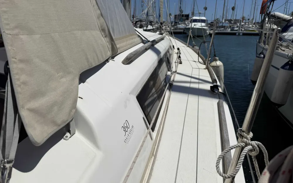 slider 4 Dufour  360 Grand Large