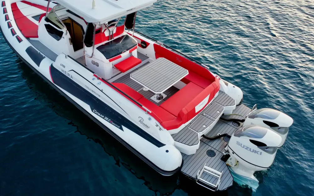 slider 3 Ranieri Cayman 38 Executive
