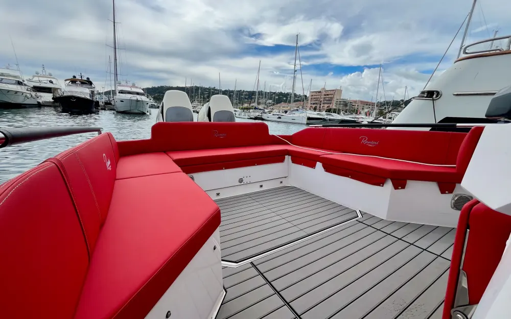 slider 4 Ranieri Cayman 38 Executive