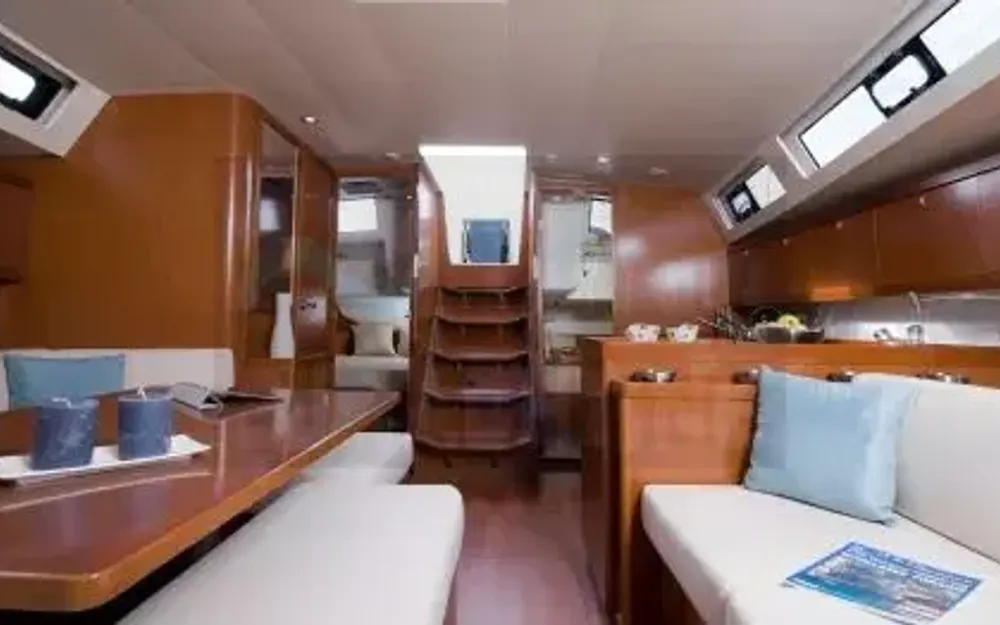 slider 10 Beneteau Oceanis 45
