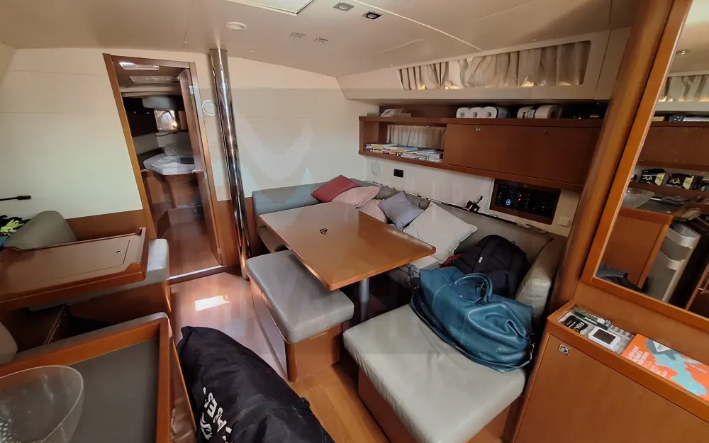 slider 12 Beneteau Oceanis 45