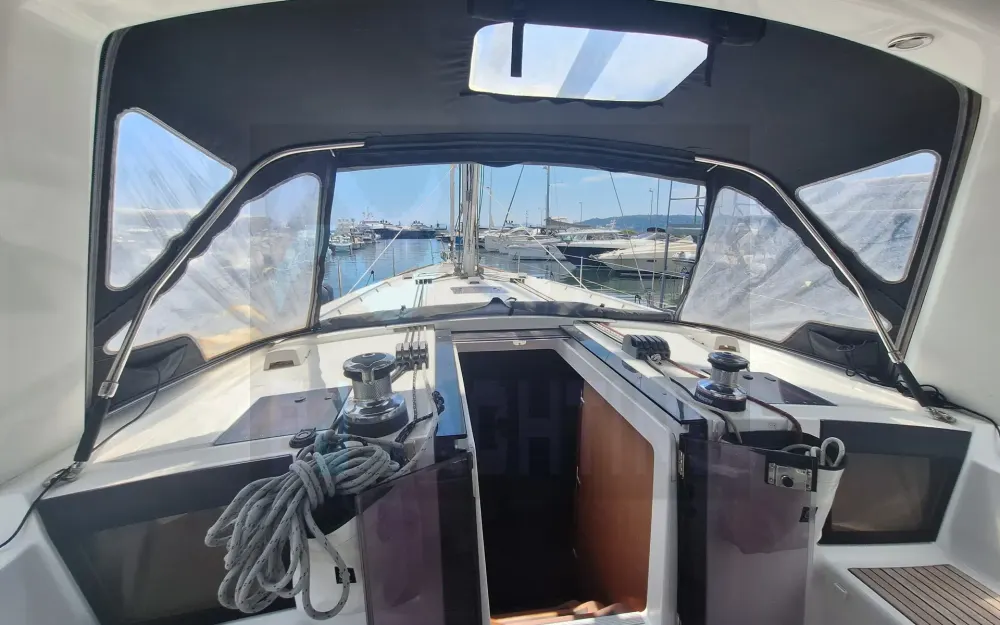 slider 4 Beneteau Oceanis 45