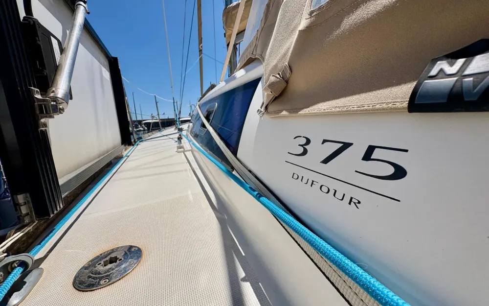 slider 10 Dufour  375 Grand Large