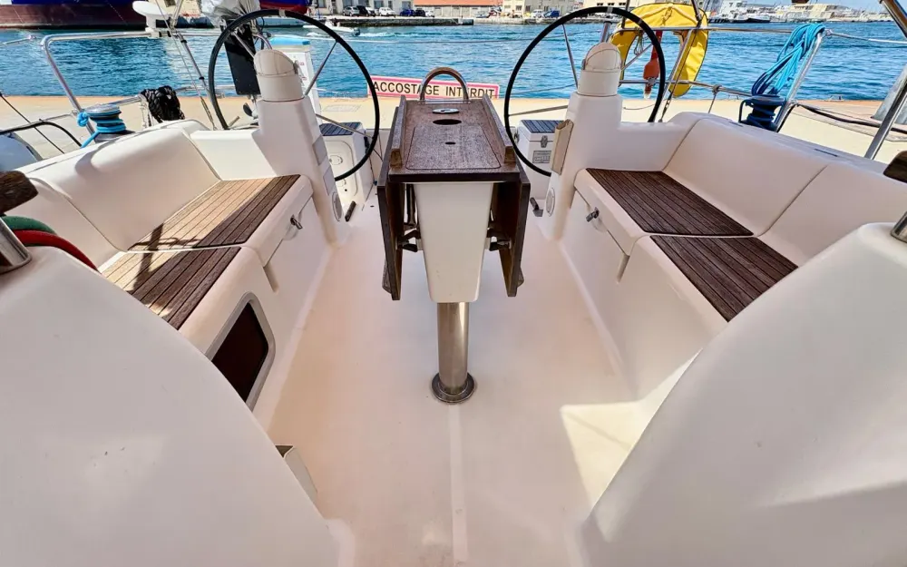 slider 3 Dufour  375 Grand Large