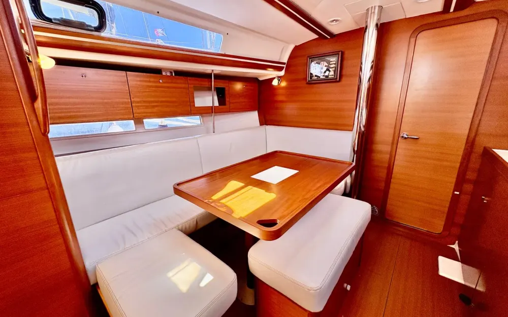 slider 18 Dufour  375 Grand Large