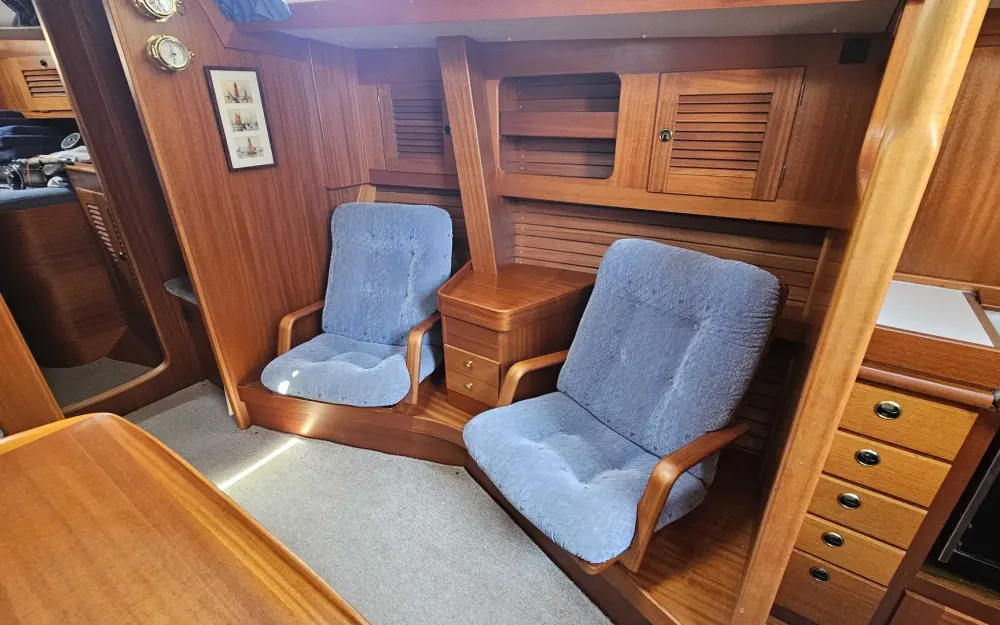 slider 11 Hallberg Rassy  39