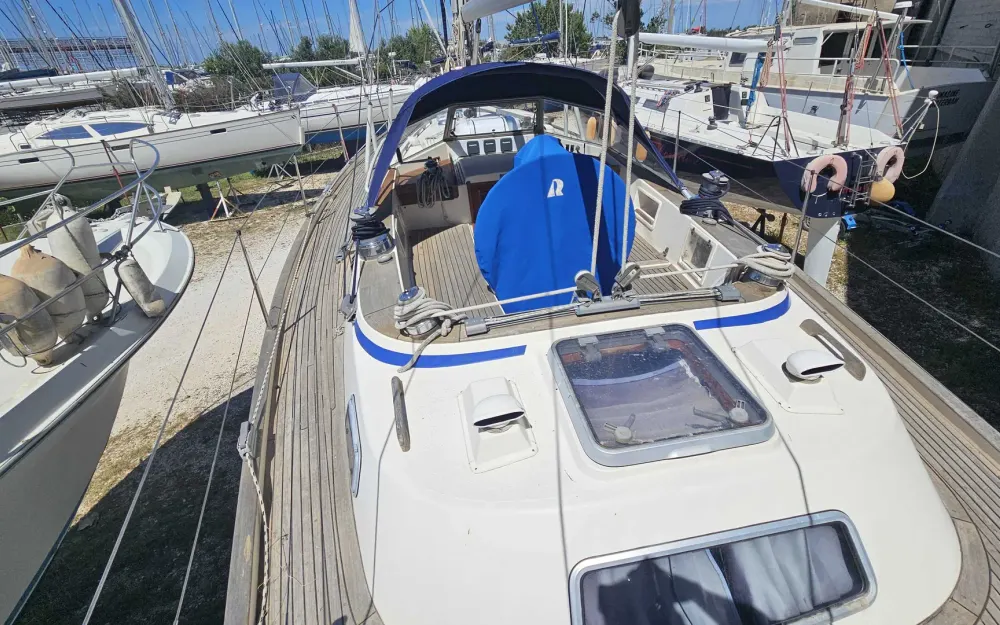 slider 6 Hallberg Rassy  39