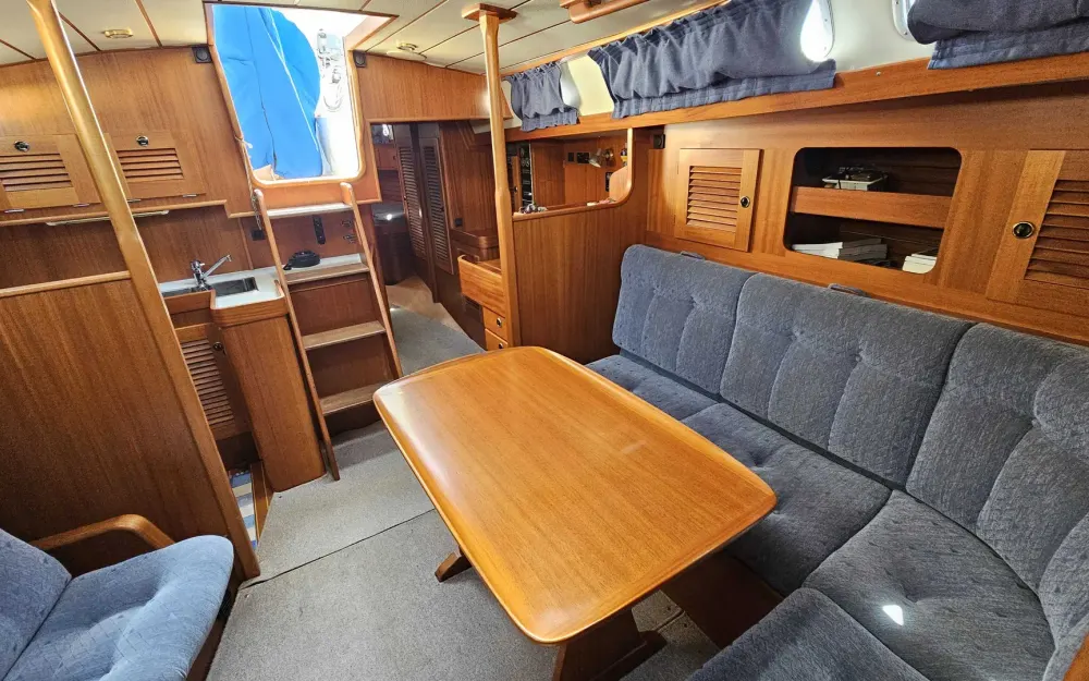 slider 8 Hallberg Rassy  39