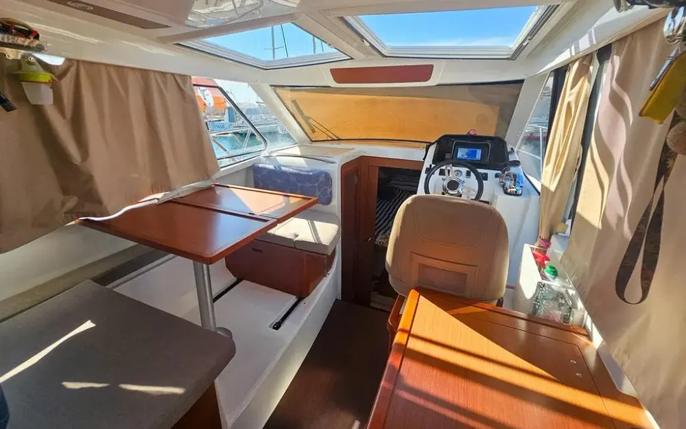slider 1 Jeanneau Merry Fisher 855
