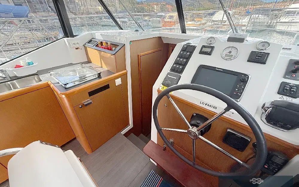 slider 21 Beneteau Swift Trawler 30