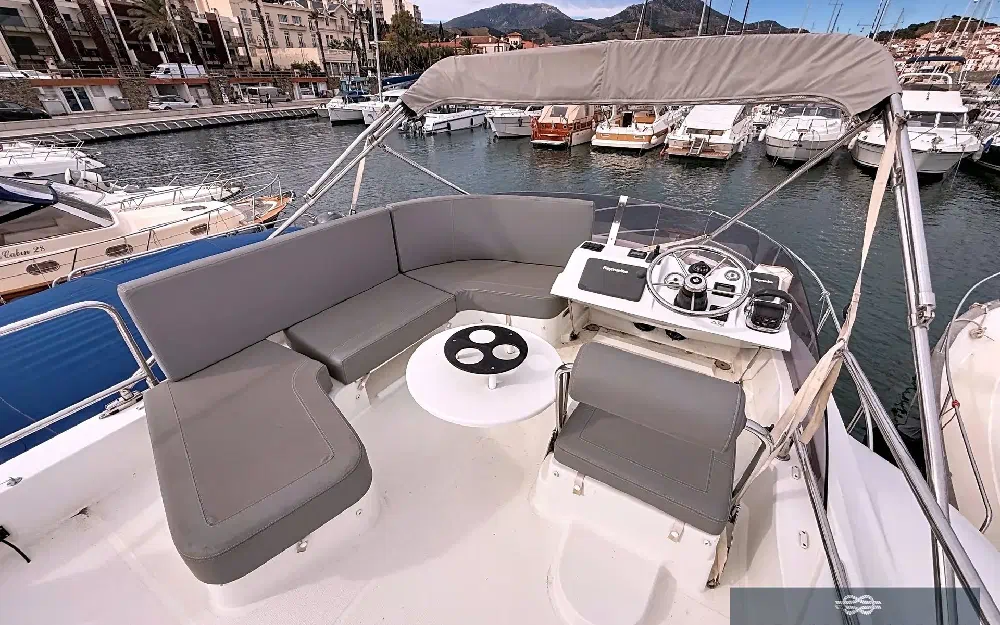 slider 7 Beneteau Swift Trawler 30