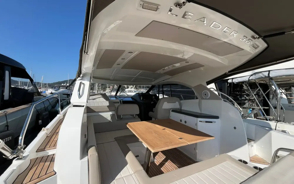 slider 6 Jeanneau Leader 36