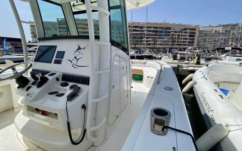 slider 7 Boston Whaler  320 Outrage