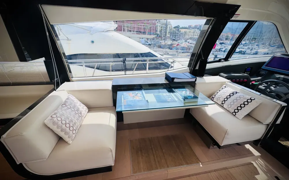 slider 14 Ferretti  550