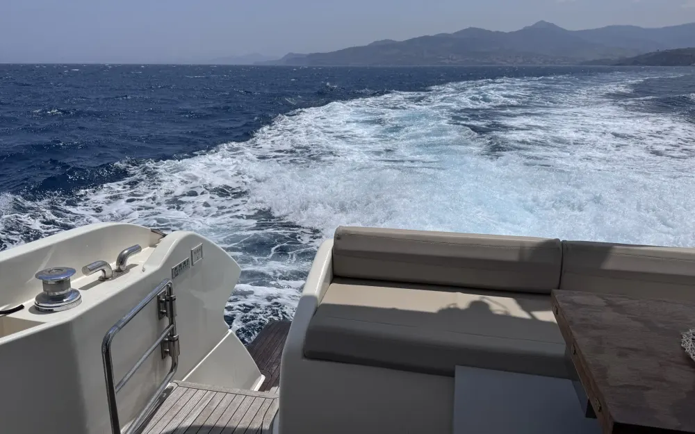 slider 16 Ferretti  550