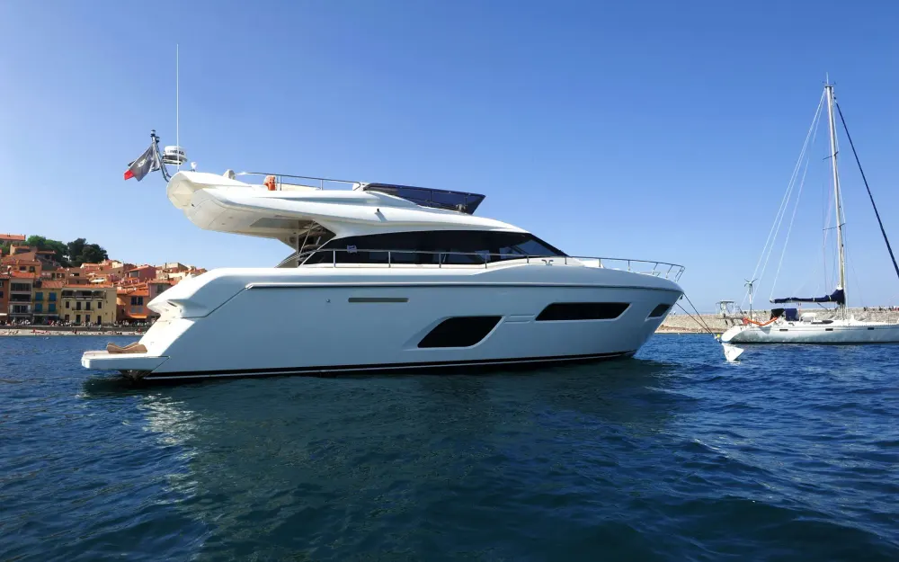 slider 2 Ferretti  550