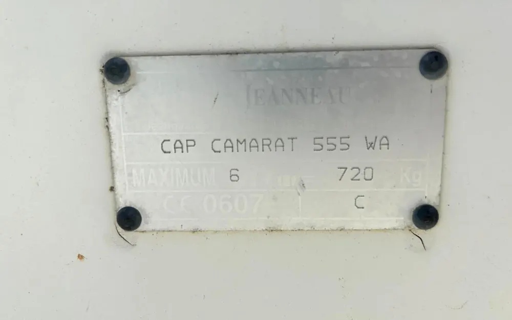 slider 12 Jeanneau Cap Camarat 555 WA