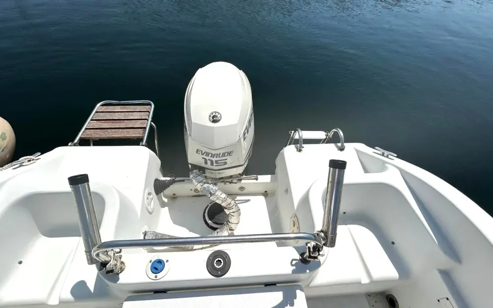 slider 14 Jeanneau Cap Camarat 555 WA