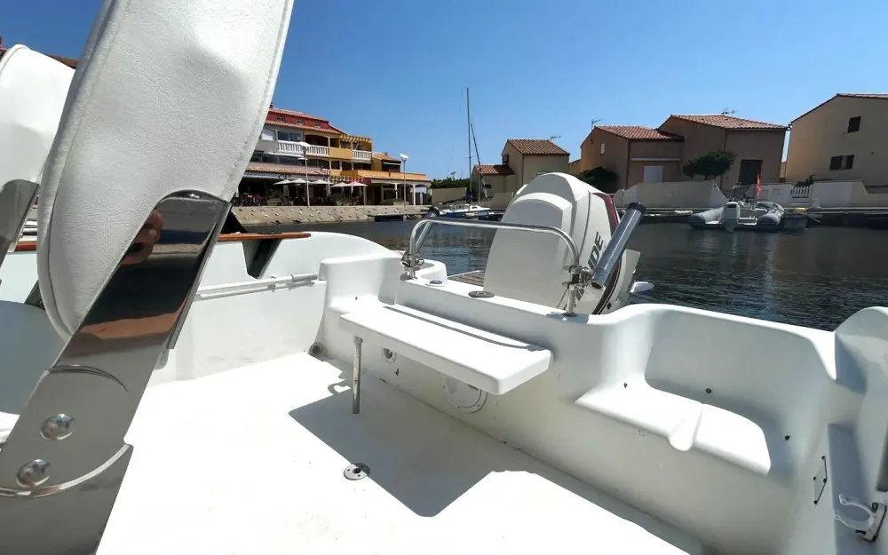 slider 6 Jeanneau Cap Camarat 555 WA