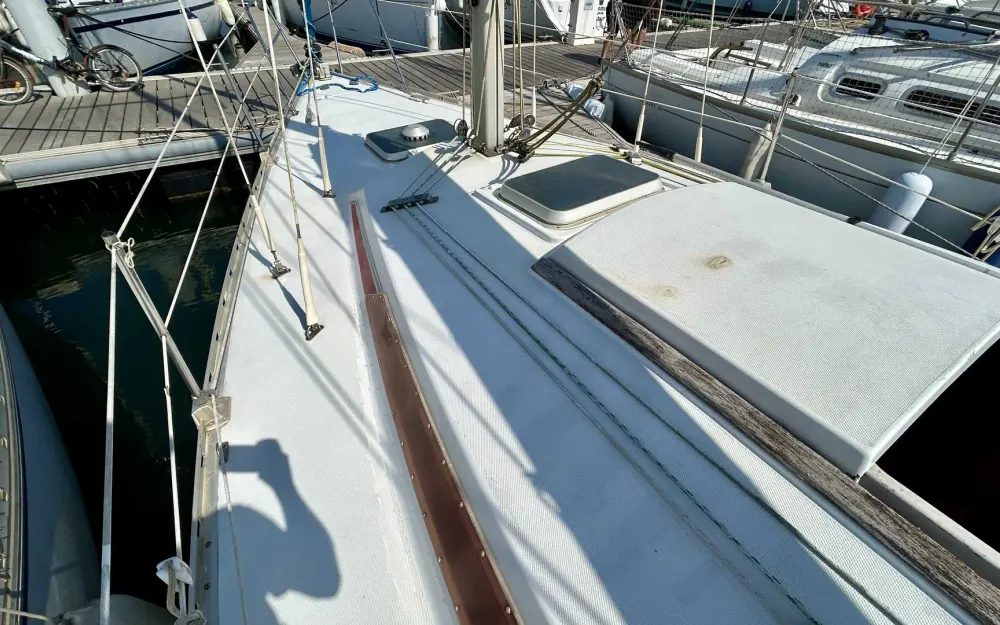 slider 12 Jeanneau Aquila