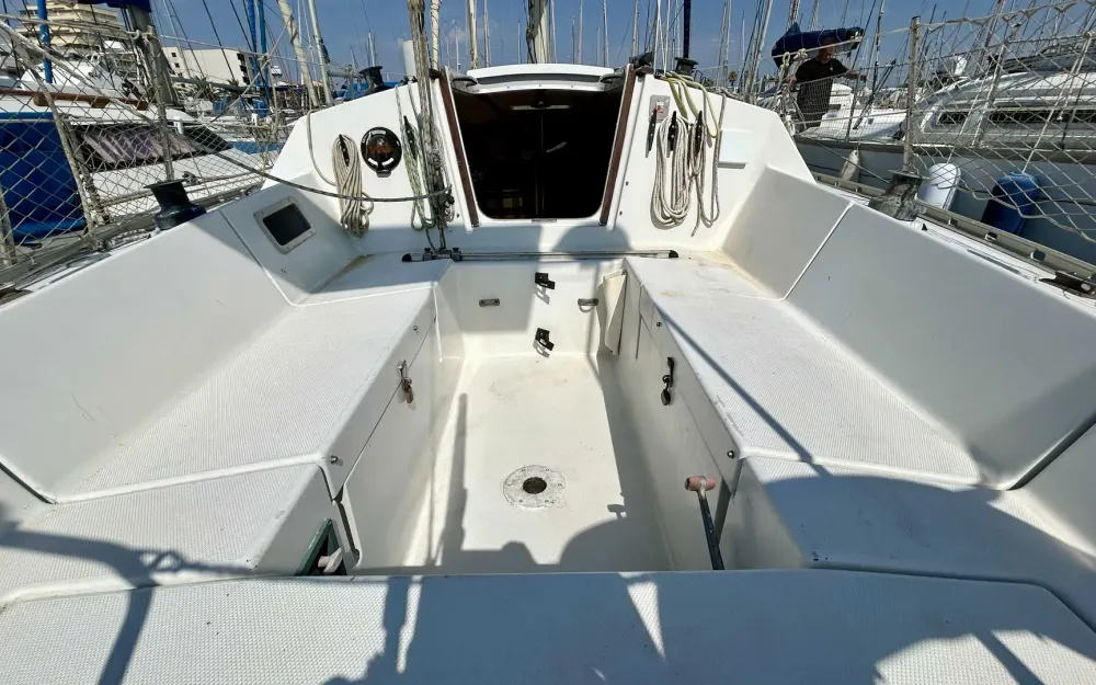 slider 2 Jeanneau Aquila