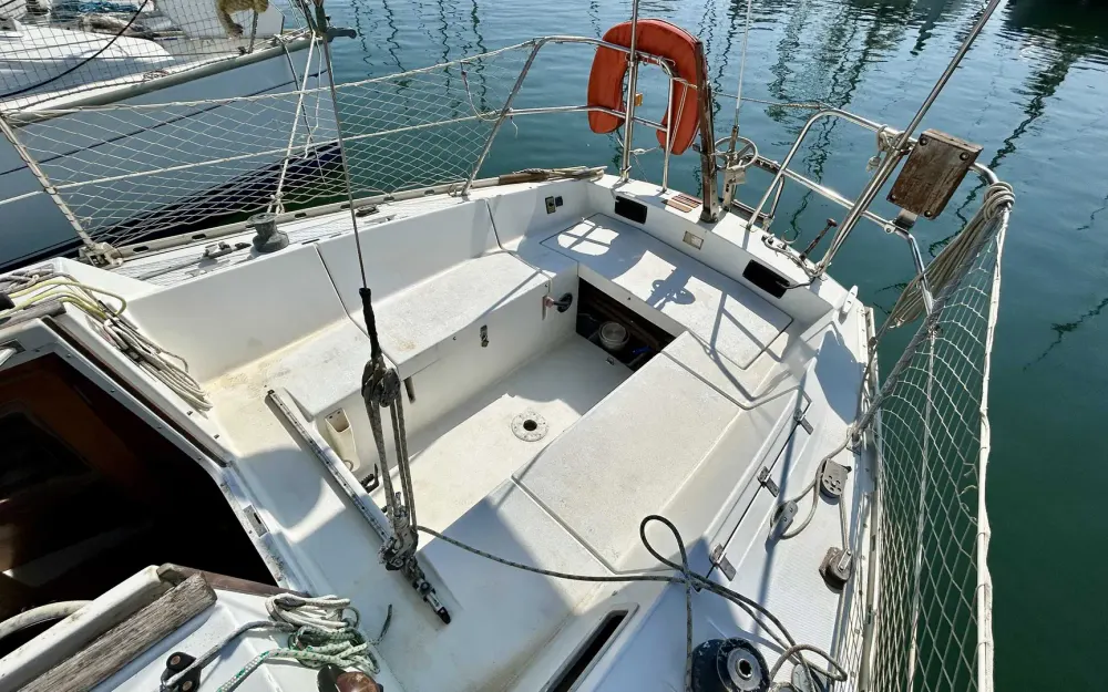 slider 5 Jeanneau Aquila