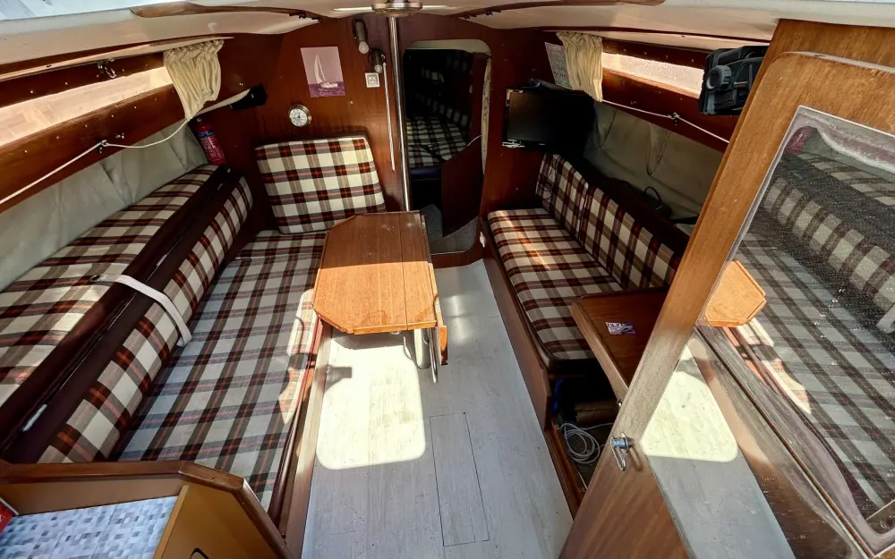 slider 6 Jeanneau Aquila